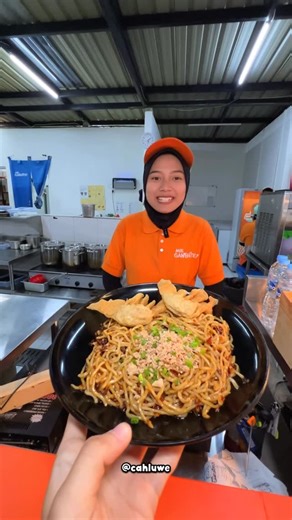 CahLuwe on Instagram: "Mie Chili Oil Cuma 1000 Rupiah‼️ MIE GANBATTE X RAMEN MASTER ‼️Promo Mie Ganbatte All Varian Level 1 Cuma Di Tanggal 1 Februari 2026‼️ ** Promo Berlaku Dari Pukul 10:00 - 23:30 WIB Lokasi : Jl. soekarno Hatta PTP II No.4, Mojolangu, Kec. Lowokwaru, Kota Malang, Jawa Timur 65142 Jam Buka : 24 Jam Harga : Mulai 10k #kuliner #malang #kulinermalang #cahluwe"