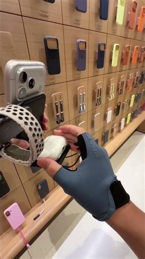 Creative stand charger, headphones, watches and mobile phones can be charged at the same time.