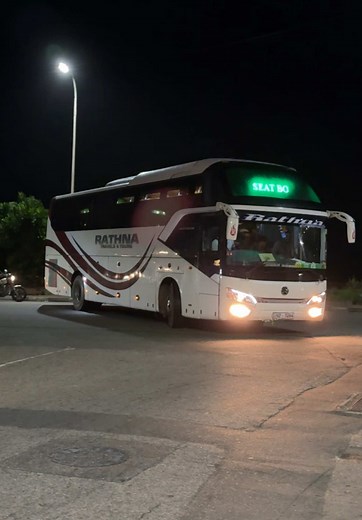 Part 123 #srilankaluxuyrbus #bus #jaffnabus #jaffnabookingbus #colombo #colombo #trending #vairalvideo #onemillionaudition #bussrilanka #busaccidentsrilanka #foryou #rathnatravels #Rathnatravelavavuniya #vavuniya #accident1st #luxurybus @kiry381 @kopithas kopi
