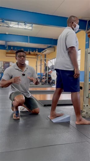 Throwing it back to a timeless tip that still works wonders 👣✨ This ankle stretch never gets old, perfect for improving mobility and easing pain. Sometimes the old tricks are still the best ones 🙌🏽 #AnklePain #MobilityMatters #Tbt #PainFree #Wellness #BodyRelief #TheRehabCenter #WeveGotYourBack | The Rehab Center