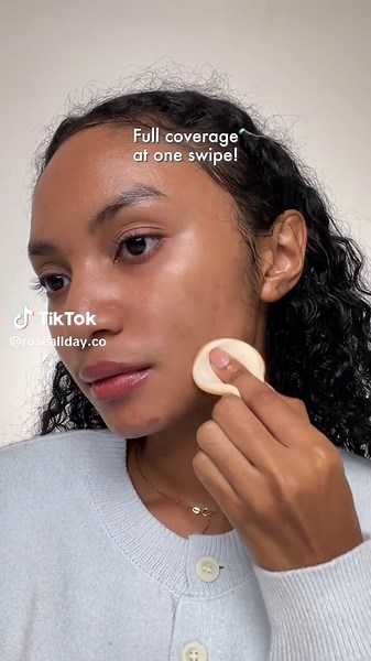 Lightweight Powder Foundation for Flawless Skin