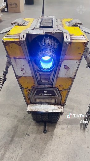 The super detailed Claptrap robot from the Borderlands movie roaming the floors of #IGNLive #ignsummerofgaming #borderlands #gaming #gamingontiktok