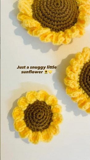 Crochet Sunflower Pattern 🌻 Easy Crochet Flower for Beginners | #crochetsunflower | Snuggy Loops