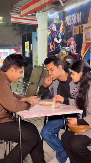 Ashu on Instagram: "Kesa Laga Mera Joke😂🤣.. . . 💰Earn like a boss with Rapido Captain! •⁠ ⁠Every Hour Happy Hour, Earn Upto 200 Per Hour •⁠ ⁠Earn Upto 5000 in daily & weekly incentives •⁠ ⁠0% commission #RapidoCaptain #Rapido #SideIncomeMadeEasy"