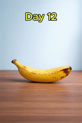 Would You Eat This Banana After 30 Days? 🍌😳