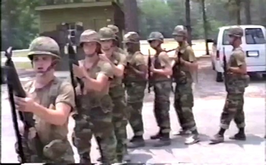 美国陆军1988年的M16A1步枪射击训练