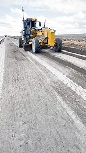 Lime stabilisation #viralreelsシ #satisfyingvideos #heavyequipmentoperator #heavyequipment #america #topcon #Top10 #australia #trimming #asmr | Tom Hope