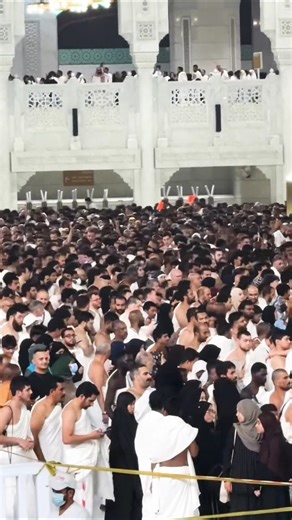 Tawaf e Kaaba #kaaba #tawaf #haram #mecca ‪@learnmahmood1126‬