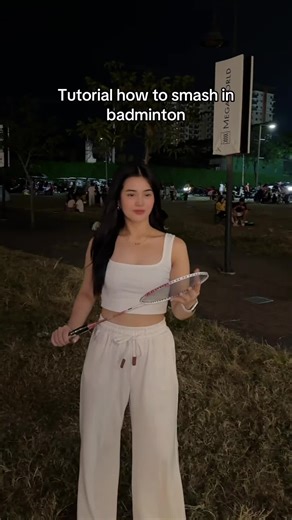 Smash Techniques in Badminton: A Comprehensive Tutorial