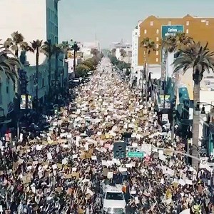 #Limitless hope for a brighter tomorrow. 🙏🏾 Thank you LA and every other community around the world that continues to show up to fight racial injustice. We are better together. ✊🏾❤️ @blmlosangeles #blacklivesmatter #changetheworld #healtheworld #armyoflove | Lauren Lake