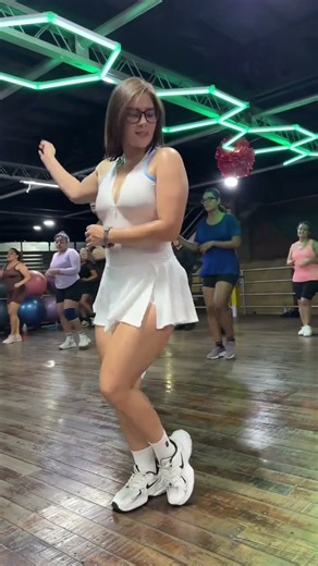 Stand by me 💞💃#zumbadance #zumbafitness #bailoterapia #zumbalove #bachatasensual #viralshorts