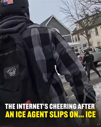 "Not even ice supports ICE" 😭😭😭 The internet's calling this viral video of an ICE agent slipping on ice true "poetic justice." 🎥: bayareaman06 via TikTok 📷: Christopher Katsarov / The Canadian Press; emeta777, BWarneThoughts, danielgenius81, BaileyCarlin via X | BuzzFeed