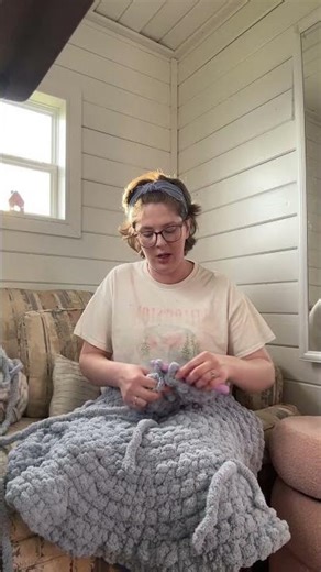 I’m making blankets to help people. 🧶