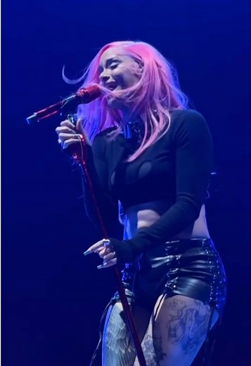 Kehlani's Stunning Performance of 'Crash' in Auckland