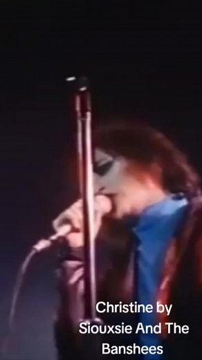 Siouxsie And The Banshees rare performance of "Christine" live in 1980 ('Kaleidoscope' LP 1980) #siouxsieandthebanshees #christine #siouxsiesioux #stevenseverin #johnmcgeoch #budgie #kaleidoscope #postpunk #neopsychedelia #alternativerock #newwave #80smusic | Efrat Ben-Yoseph