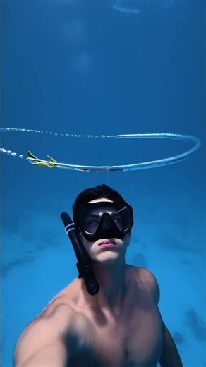 💍🍃 #freediving #snorkelling #underwater #ocean #bubblering