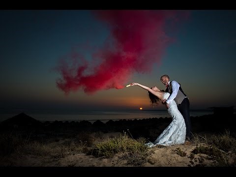using smoke flares/bombs in wedding photography & wedding videos