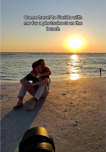 Come travel from PA to FL for a weekend with me to do a couples photoshoot. 🐚 🏝️ #fyp #behindthescenes #raybanmeta #photographer #photoshoot #couplesphotography