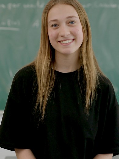 🥳 Les 13 premiers épisodes de la saison 2 sont disponibles dès aujourd'hui! 🙌 🏒 Premier trio | Une série sportive à voir sur @icitoutv EXTRA #premiertrio #saison2 #icitoutv #radiocanada #quebec #serieqc #nouveaute #hockey #Chloé @constance_munger #ConstanceMunger