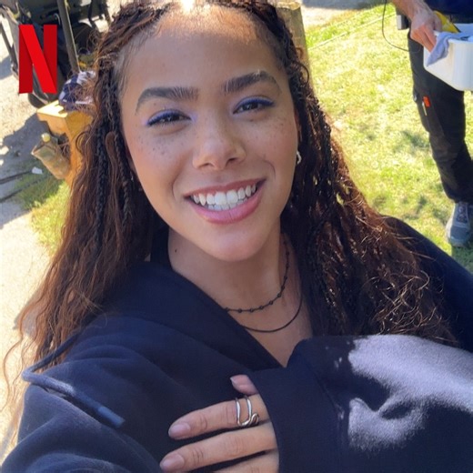 Hei, piersicuțelor! GINNY & GEORGIA, sezonul 4, a intrat în producție 🍑 | Netflix