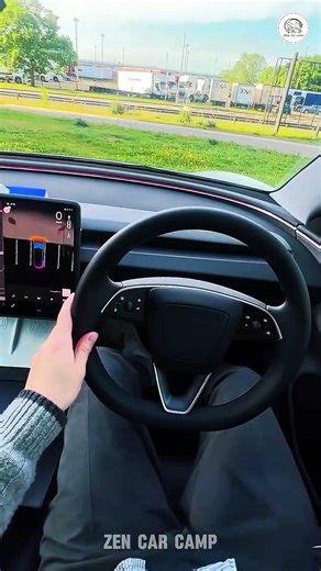 The dining table while steering the car! 😲🚗 This car hack is awesome! #shorts #carhacks #gadgets