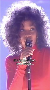 Whitney Houston - Take a moment to appreciate Whitney's amazing vocals! 😍