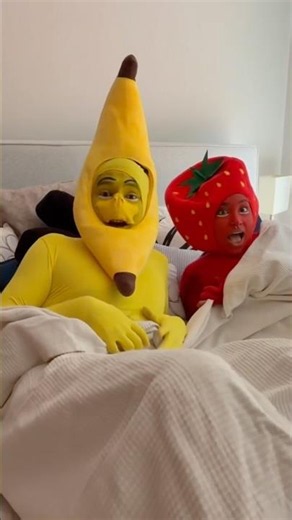 The banana gets caught cheating 😳😳 #frutinovelas #memoaponte