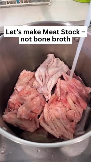 This is meat stock – not bone broth. 🌟 The difference matters. Meat Stock: ✔️ Shorter cook time ✔️ Rich in gelatin, glycine & amino acids ✔️ Gentle on the gut ✔️ Easier to tolerate for ecaema, histamine, yeast & food sensitivities Bone broth can overwhelm a sensitive system. 👉 Meat stock rebuilds it! If your family is dealing with eczema, food sensitivities, or digestive issues, one of the most healing things you can do is go back to basics with Meat Stock. ➡️ Comment STOCK for my free Meat St