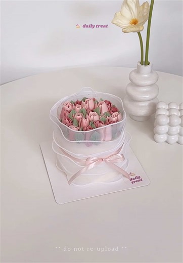 Buttercream Tulip Cake Bouquet Tutorial