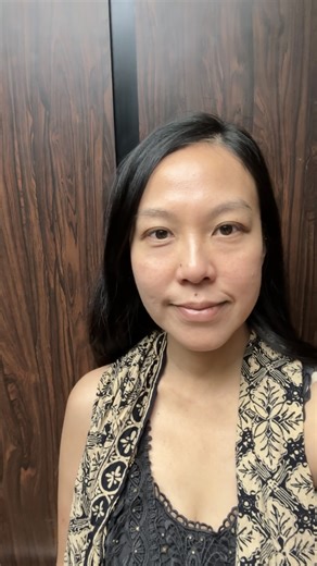 Batik isn’t just a fabric, it’s a technique. There are two ways to make authentic batik: hand-drawn and stamped. Because authentic batik takes a lot of time and effort, it’s usually more expensive. With growing demand, many producers now make machine-printed batik, which is cheaper. So, if authentic batik is pricey, remember, you’re paying for the skill and dedication behind every piece. #Batik #Scarf #Bandana #Artisanmade #tipsandtrick