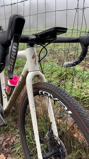 Bike set up: S-Works Crux size 52 SRAM eTap Roval wheels S-Works Tracer 33mm Tubeless tires Quarq powermeter Time pedals Garmin edge 1040 solar #procycling #flowwiththego #fy #specialized #sworks #garmin #sram #roval #sworkscrux