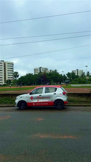 Cours de conduite en circulation chez CERCI 🚗✅ Avec votre moniteur à bord, on travaille les bons réflexes : contrôle rétro angles morts, anticipation, placements, priorités… pour une conduite sûre et sereine. 📍Treichville Zone 3 & Riviera 2 – Les Jardins 📲 Contact : ( 225) 07 47 50 96 11 👉 Contactez nous maintenant pour démarrer votre formation. #code #auto #permisdeconduire