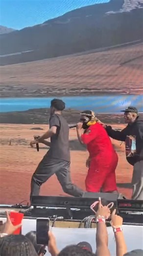 Roboto x3 on Instagram: "When backstage planning meets execution 🔥🙌🏾🔥 What a time at #FriendsOfAmstelSA 😮‍💨 #RobotBoii #Sjava #Uyena"