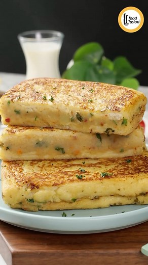 Super easy and super tasty Mashed Potato French Toast recipe by Food Fusion #foodfusion #happycookingtoyou #breakfast | Food Fusion