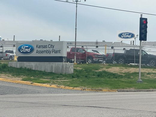 Ford to lay off hundreds at Kansas City plant impacting F-150 production