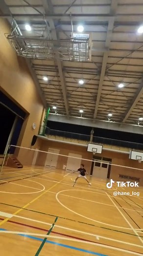 小さいラケットでバドミントンシングルス