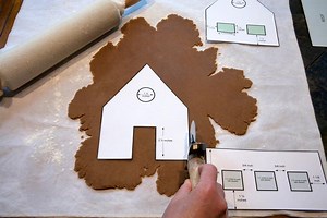 Creative Gingerbread House Patterns and Decoration Tips | LoveToKnow