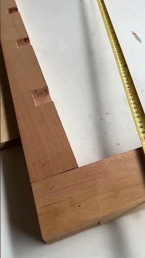 The trick of measuring diagonally that carpenters use to square perfectly #carpentry