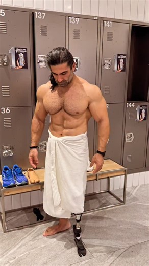 TOMUBA on Instagram: "Başak gibi olgunlaştıkça boyunu aşağı doğru emek lazım💚 (Beyaz Show 14 Mayıs 2010)"