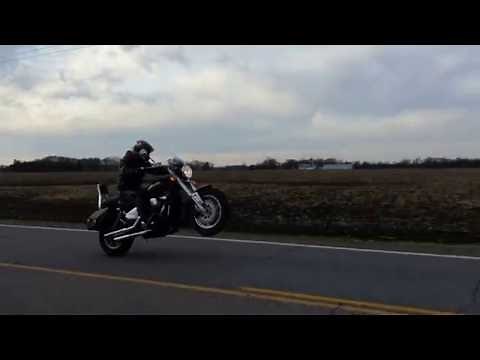 Suzuki Marauder VZ800 Wheelies