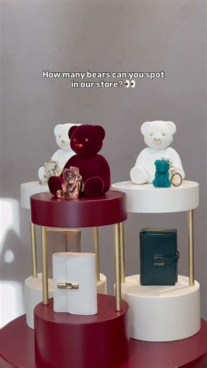Gift hunting? Step into our Furla store, explore the Holiday Collection and don’t forget to say Buon Natale to our bears 🧸 | Furla