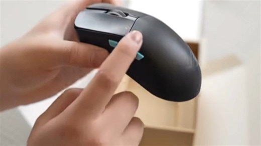 ROG龙鳞ACE X AimLab联名款AimPoint 36K传感器，656小时实测续航，专为电竞玩家打造精准定位与持久性能，告别点击延迟与掉帧困扰，满足高强