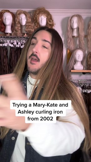 Clayton Hawkins (@itsclaytonhawkins)’s videos with Monkeys Spinning Monkeys - Kevin MacLeod & Kevin The Monkey