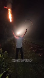 1.4M views · 5K reactions | A Risky Job Indeed . #viralreels #viralvideoシ #shortsviral #factsyoudidntknow #hindifacts #fyp #facts | javaid Malik | Facebook