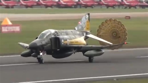 57K views · 1.9K reactions | Hellenic Air Force RF-4E Phantom landing | F-4 Pʜᴀɴᴛᴏᴍ II ɪs ᴍʏ ғᴀᴠᴏʀɪᴛᴇ ʙɪʀᴅ | Facebook