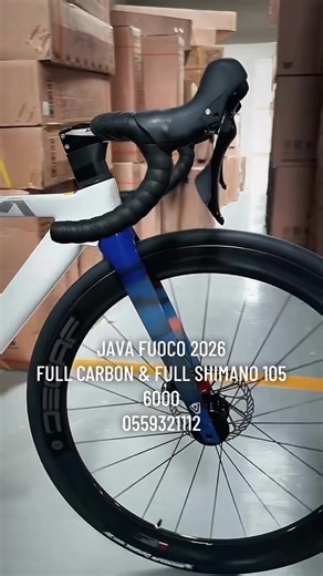 NEW JAVA FUOCO J-AIR - 2025 FULL CARBON & FULL GROUP SHIMANO 105 (frame carbon - handlebar carbon - fork carbon- wheels carbon - Seat Post carbon ) Road Bike Gears RD&FD Shimano 105 Shifters Shimano 105 Brakes SHIMANO 105 Crank SHIMANO 105 Cassette SHIMANO 105 Wheels MICHELIN Gears 12 back 2 front Speed 24 UCI Certified Colors available SIZES AVAILABLE Full internal wires Delivery Service Available to all GCC Countries Price: 6000 دراجة سباق جافا فل كربون فوكو جي اير وفل شيمانو 105 (الفريم كربون