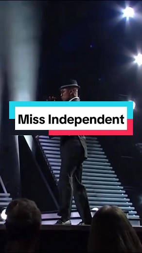 Ne-yo and David Foster Live Performance of 'Miss Independent'