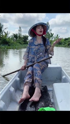 The Girl Sits Sadly Singing Traditional Songs and the Ending || Enjoy Watching with Your Family! ...