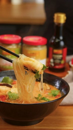 Who's ready to slurp away this Tom Yum Noodle Soup? 🙋‍♂️ Save this recipe for soup season and make sure to use Lee Kum Kee Panda Brand Cooking Soy Sauce, Sriracha Chili Sauce, Minced Garlic, and Minced Ginger to recreate the toastiest soup this season. Recipe: https://bit.ly/45ZGxoR | Lee Kum Kee USA