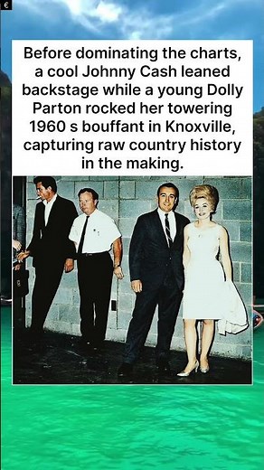 Johnny Cash & Young Dolly Parton Backstage 🤠 A Rare Moment in Country History